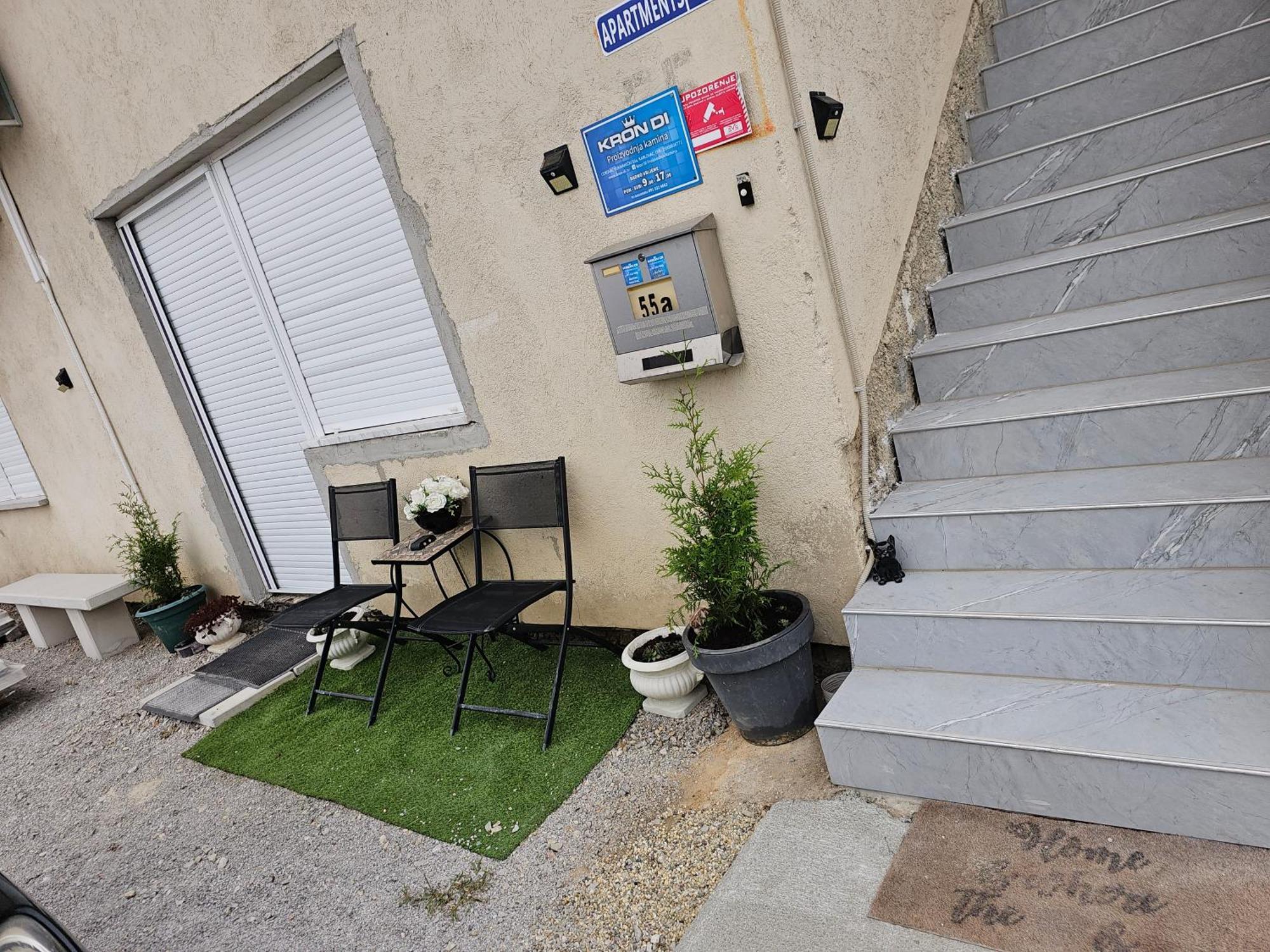 Ena1 & Ena2 -Big Free Parking Karlovac Eksteriør bilde