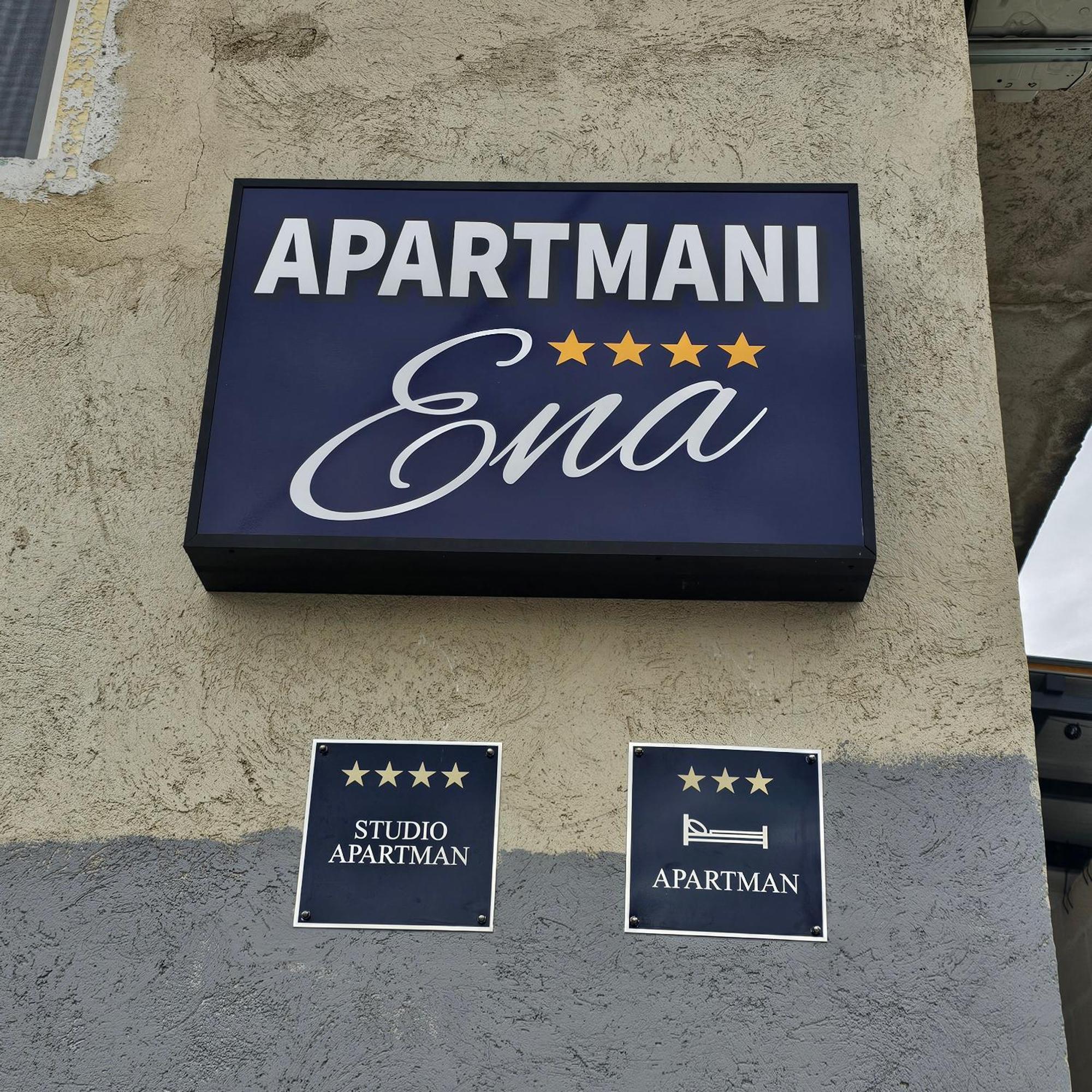 Ena1 & Ena2 -Big Free Parking Karlovac Eksteriør bilde